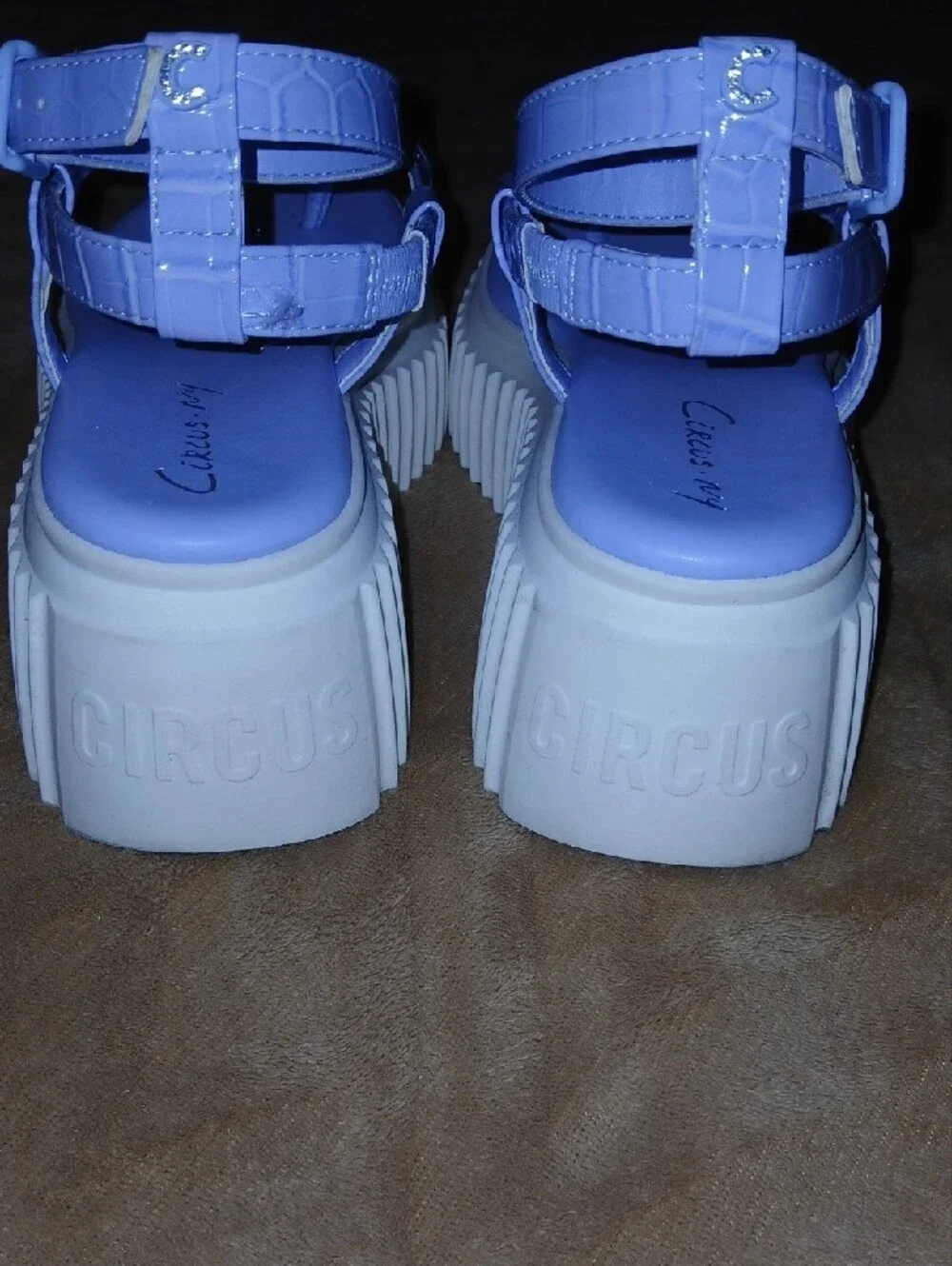 Circus by Sam Edelman stylish platform